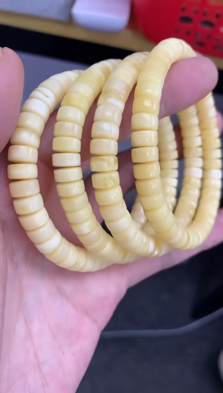 【闪购商品】琥珀裸石未镶嵌手串多样性发其一