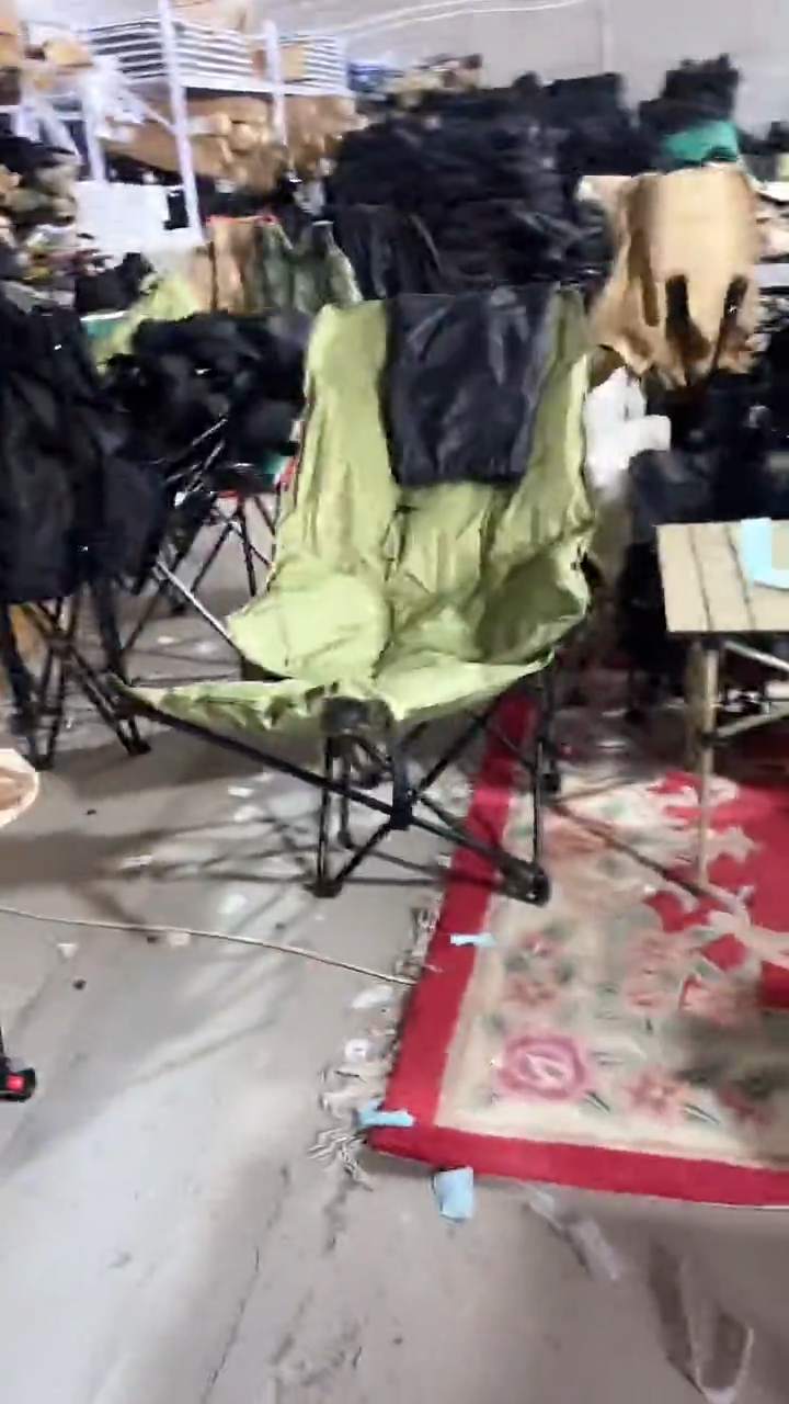 铁加棉带腿托 高背椅子 颜色随机