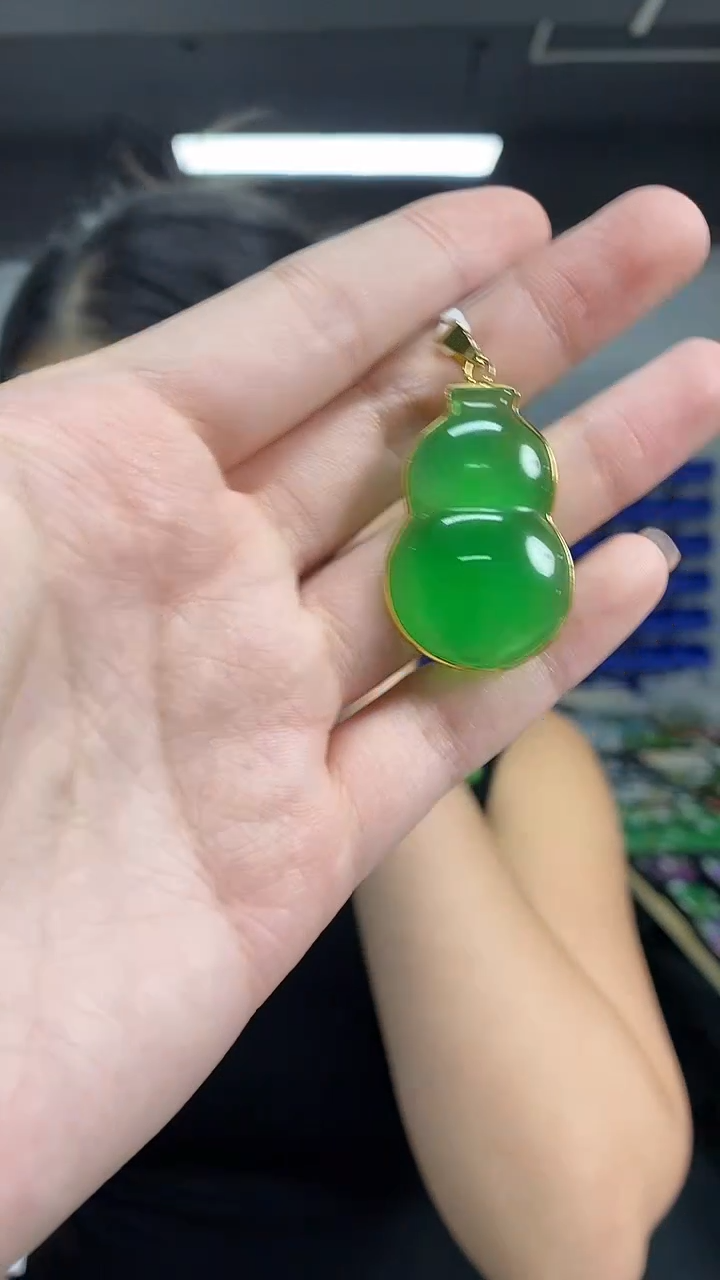 颈饰未镶嵌翡翠多样性发其一颜色微差