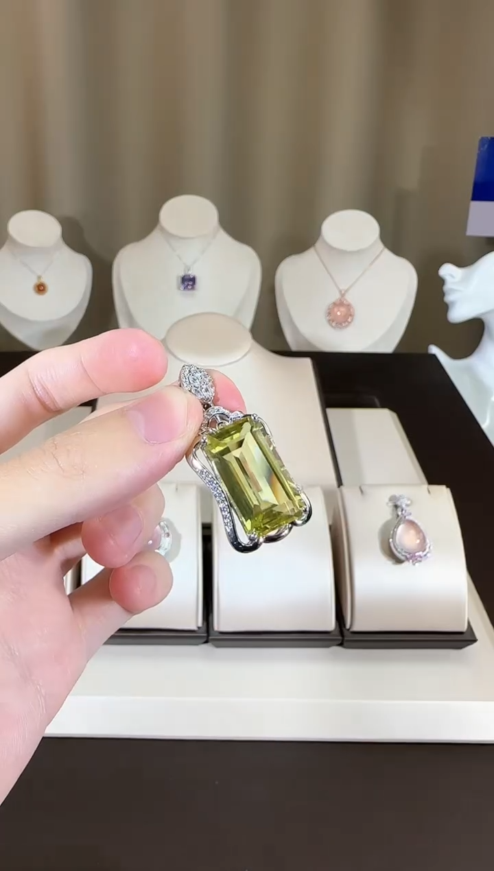 【闪购商品】水晶颈饰银S925镶嵌12*20mm柠檬晶