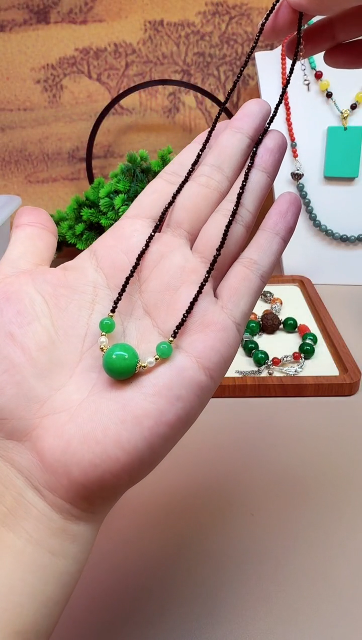 翡翠14K金镶嵌颈饰X830