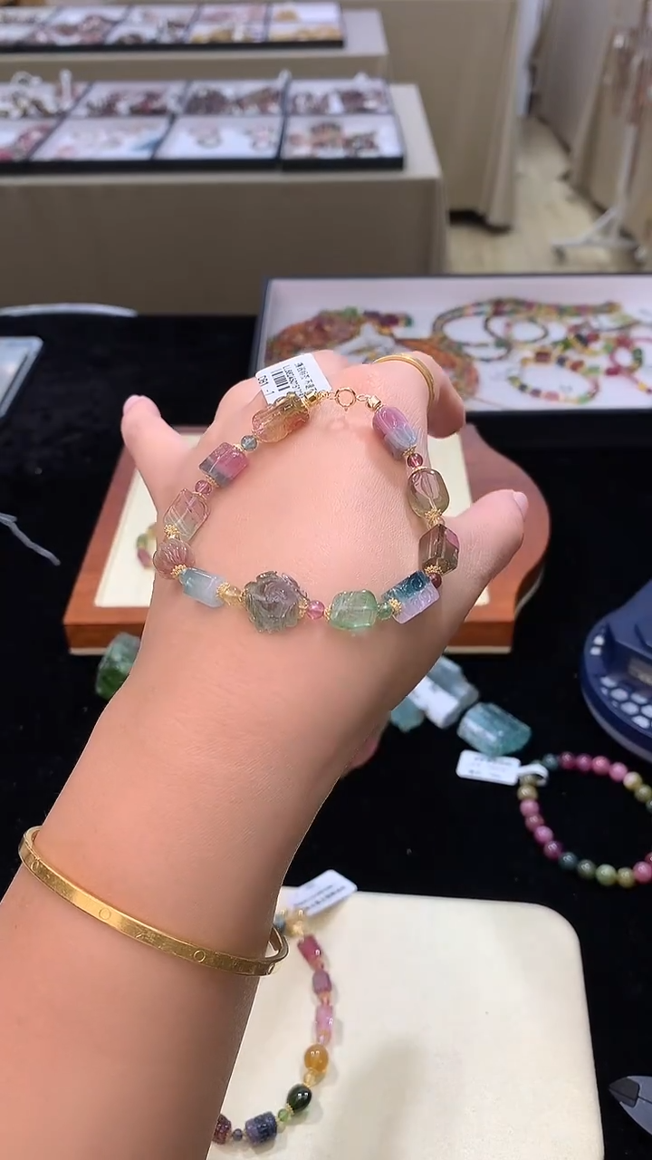 18K金镶嵌手链碧玺独家设计款多样性发其一