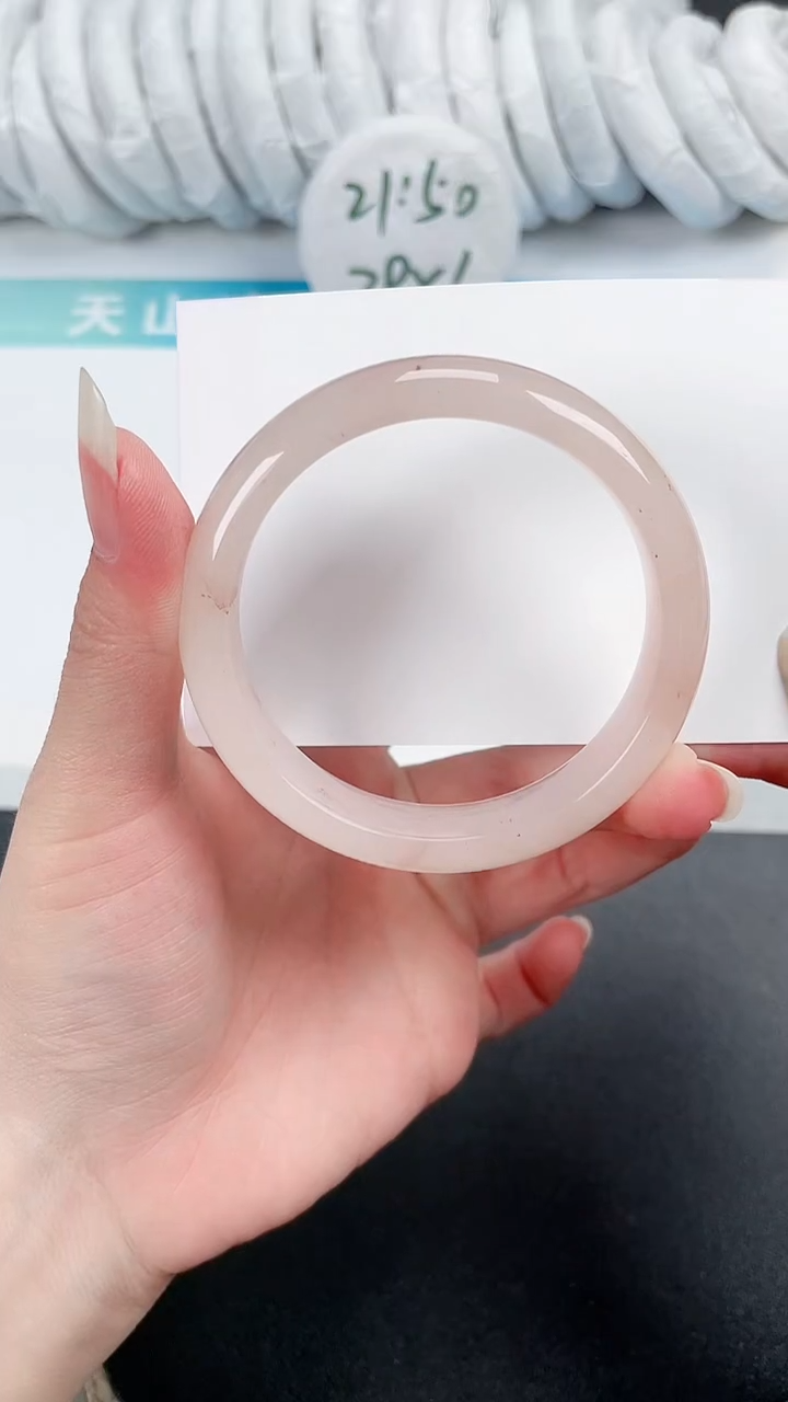 【闪购商品】石英质玉手镯未镶嵌226-55