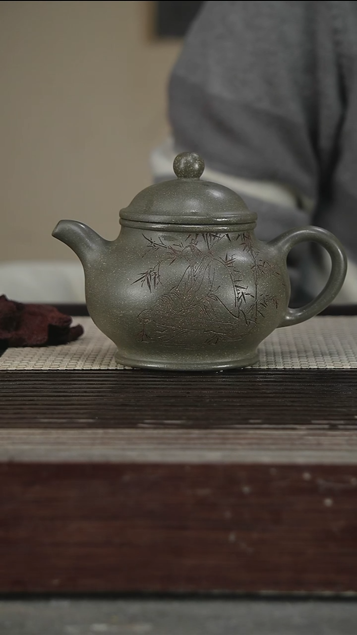 茶壶紫砂夏亦勤，带证380CC187号