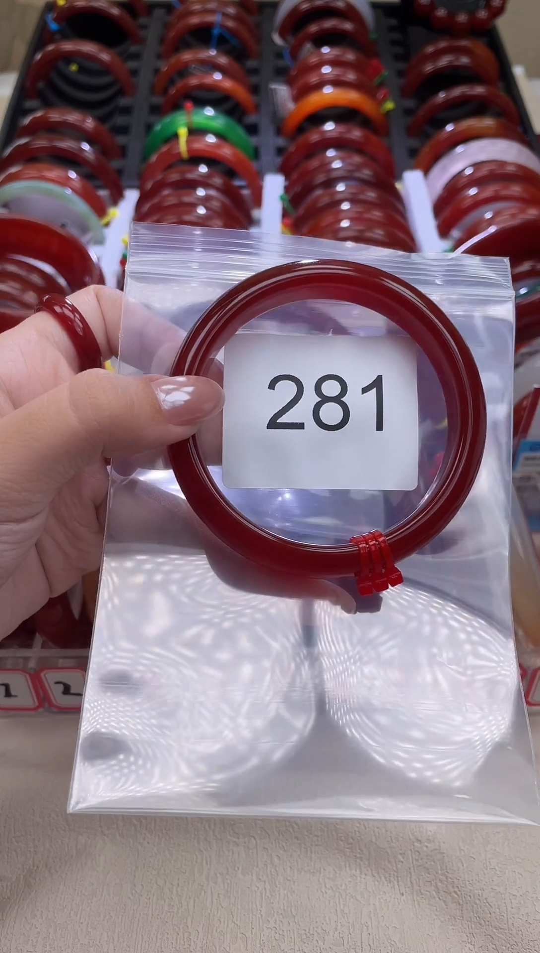 手镯玛瑙/玉髓未镶嵌奥**亚62圈口*A281