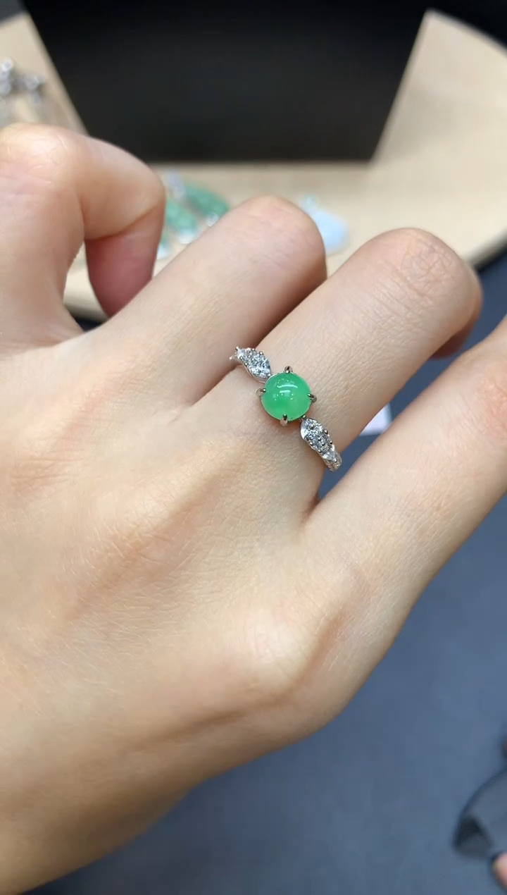 【闪购商品】翡翠戒指银S925镶嵌蛋面【无服务费】