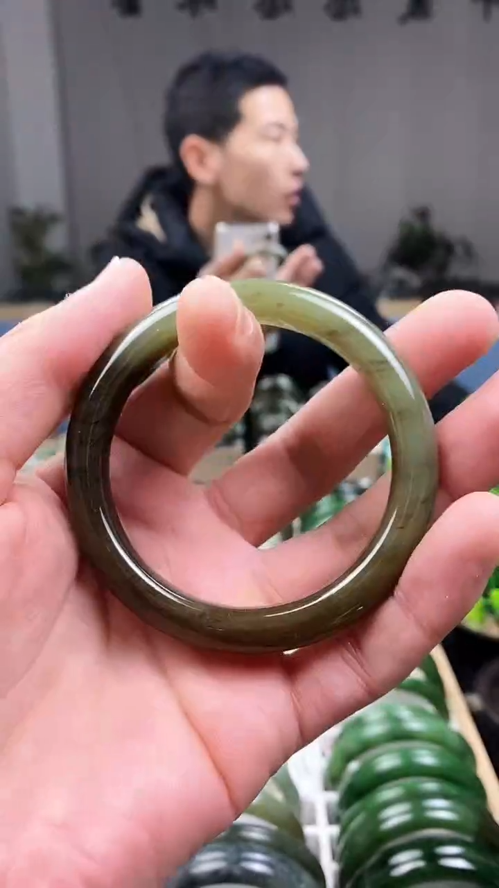 【闪购商品】和田玉手镯未镶嵌56.5