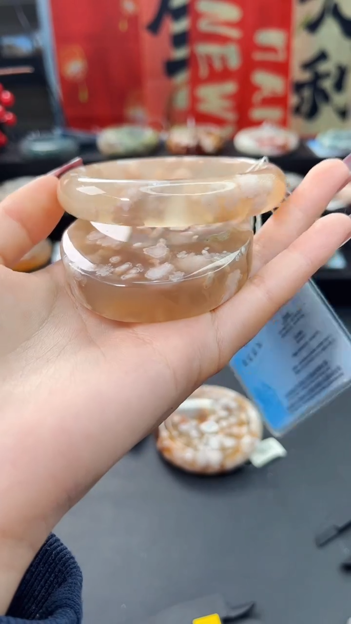 【闪购商品】石英质玉手镯未镶嵌赠送镯心（61圈口）