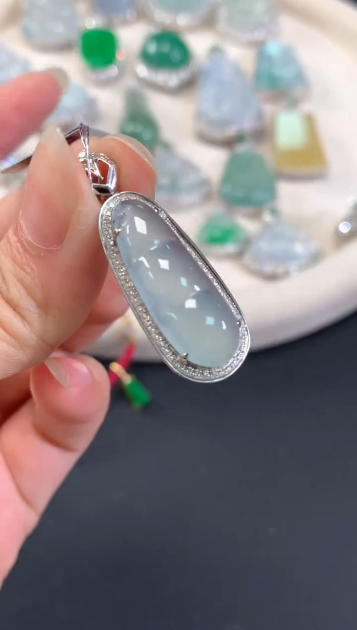 【闪购商品】翡翠吊坠(不含链)18K金镶嵌A445|2800