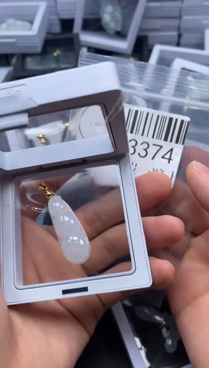 吊坠(不含链)未镶嵌翡翠3374