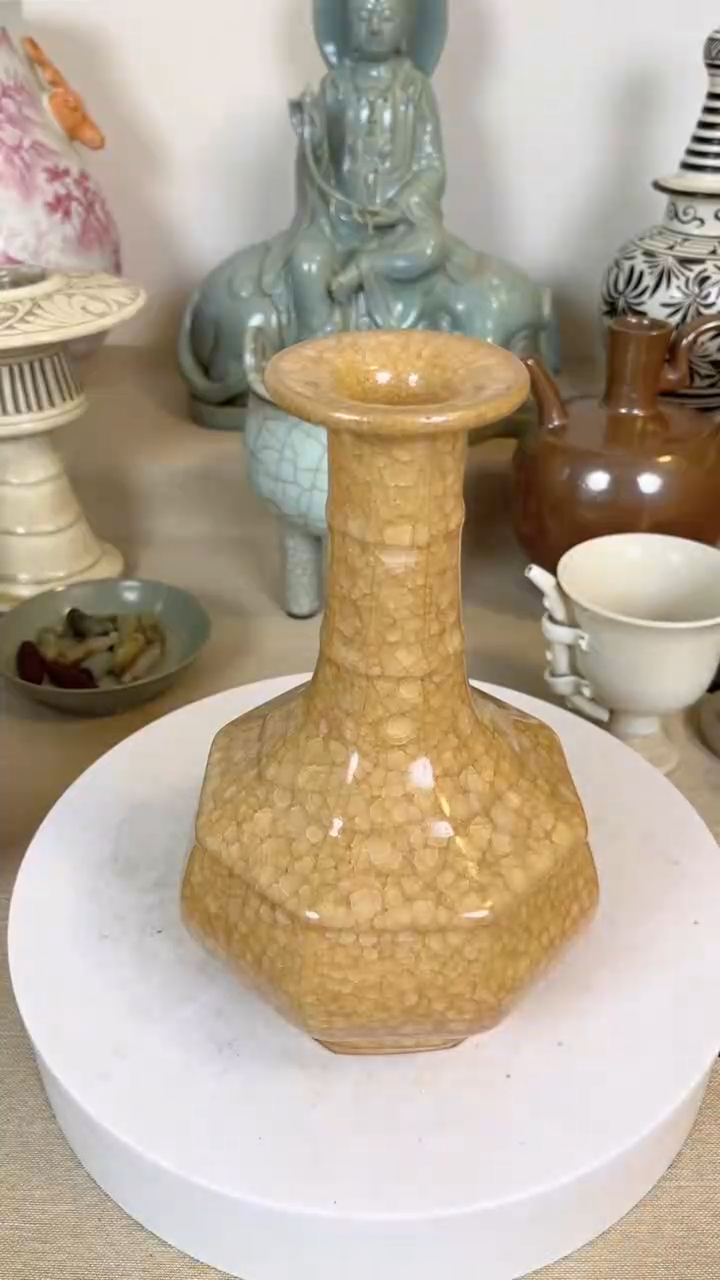 摆件官窑冰片瓷器六方瓶