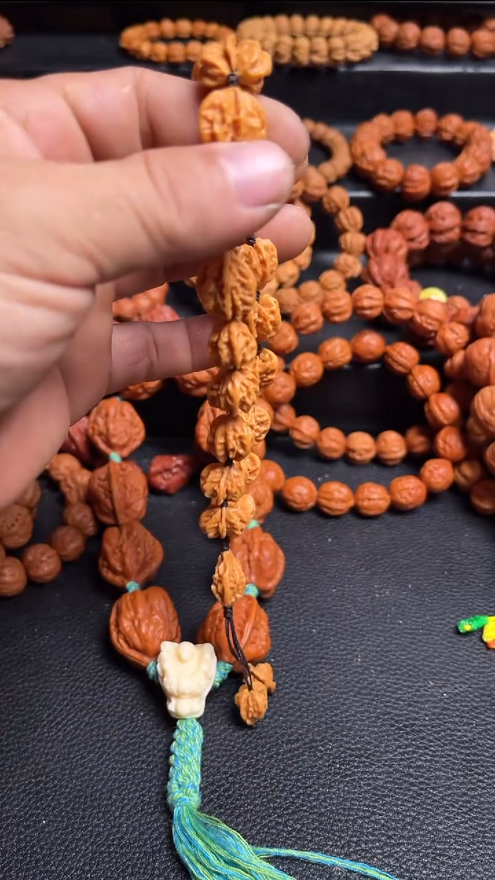 吊坠桃核平****f文玩手串的