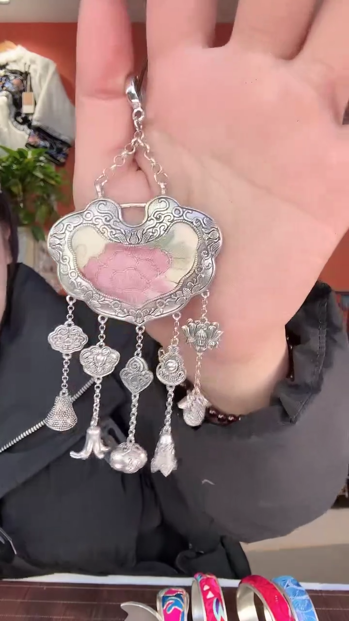 织绣非遗手工苗绣刺绣饰品33