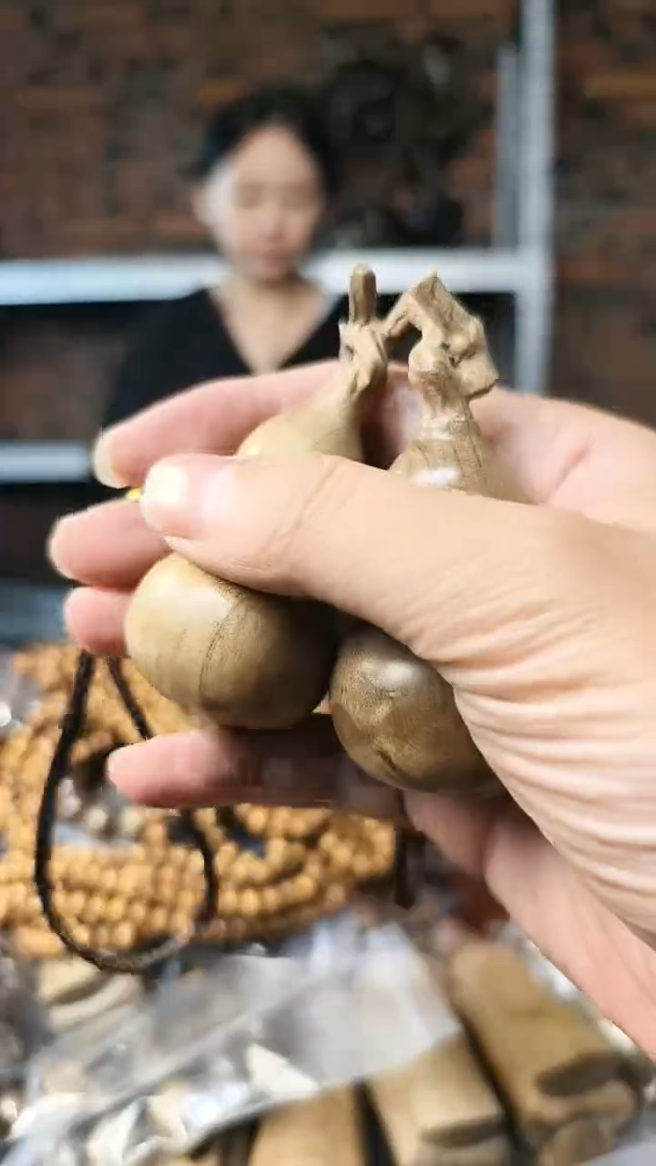 【闪购商品】龙头葫芦金丝楠手把件