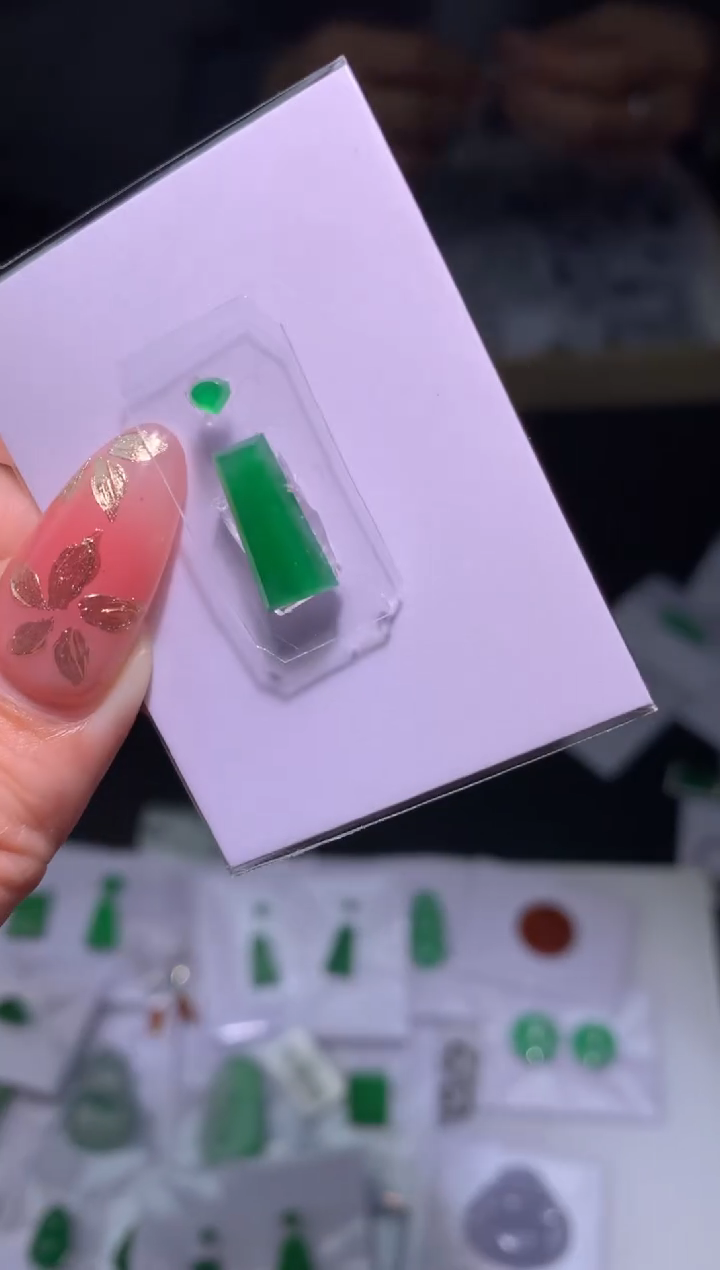 【闪购商品】定制翡翠未镶嵌毛货