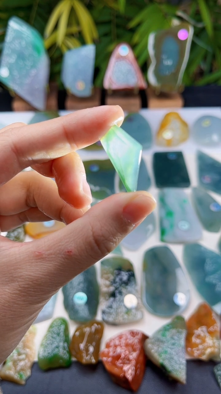 未镶嵌定制翡翠翡翠