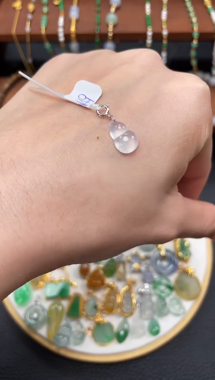 【闪购商品】翡翠吊坠(不含链)18K金镶嵌一个  JK710