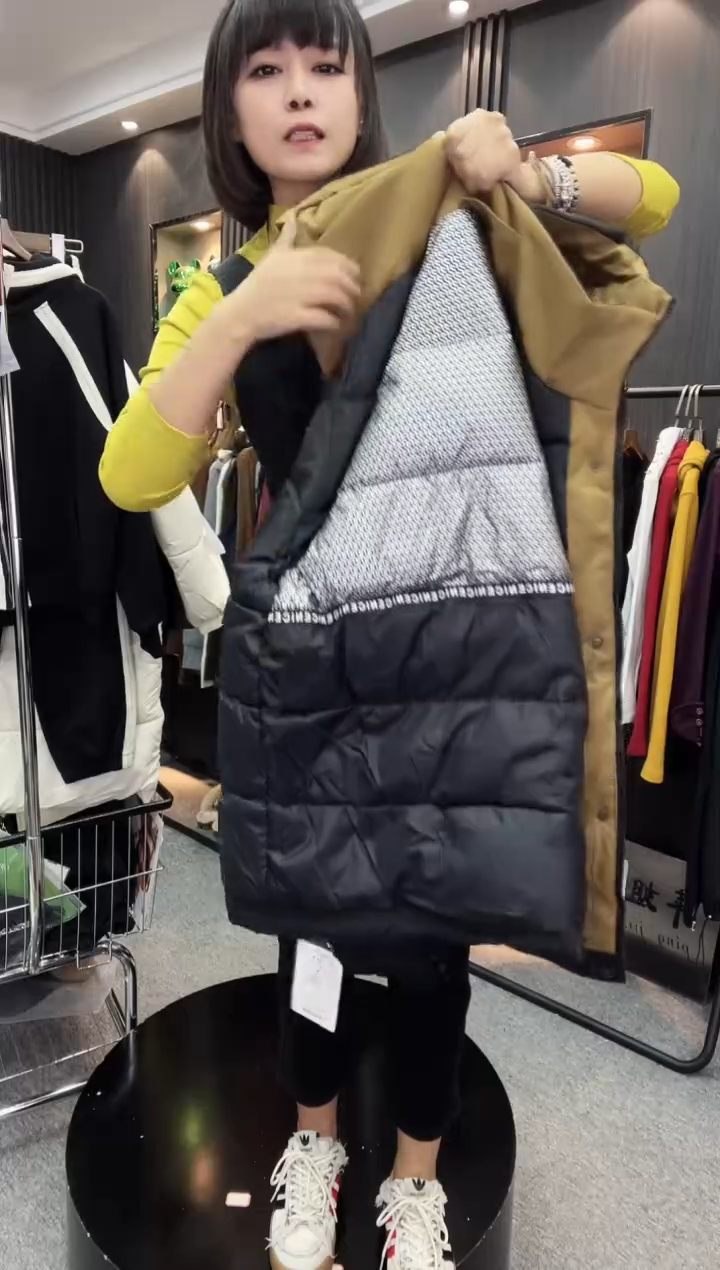 8808贴标棉服--黑色大码