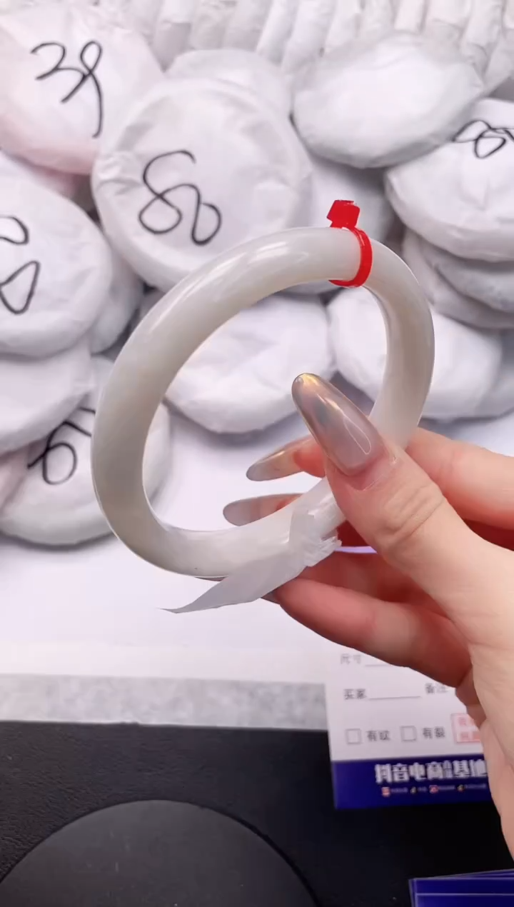 【闪购商品】和田玉手镯未镶嵌7K209-63