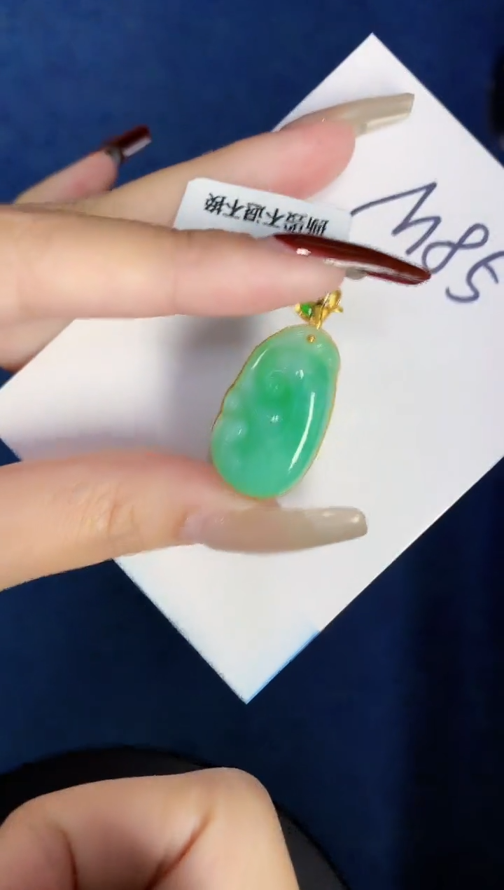 【闪购商品】翡翠颈饰18K金镶嵌0000000000