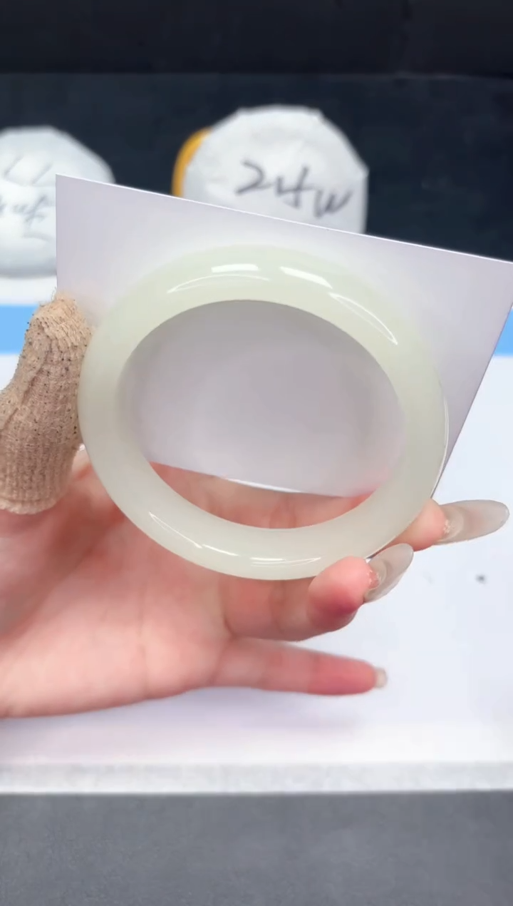 【闪购商品】石英质玉手镯未镶嵌328-53.7