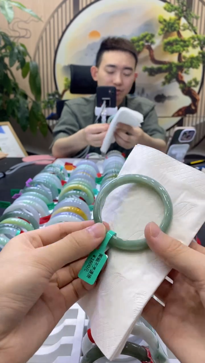 翡翠手镯未镶嵌0000006555