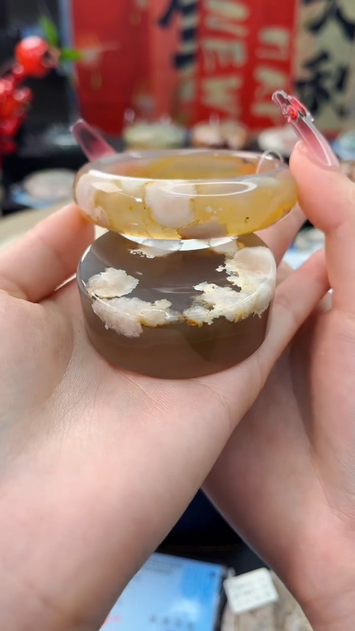 【闪购商品】石英质玉手镯未镶嵌赠送镯心（53圈口）