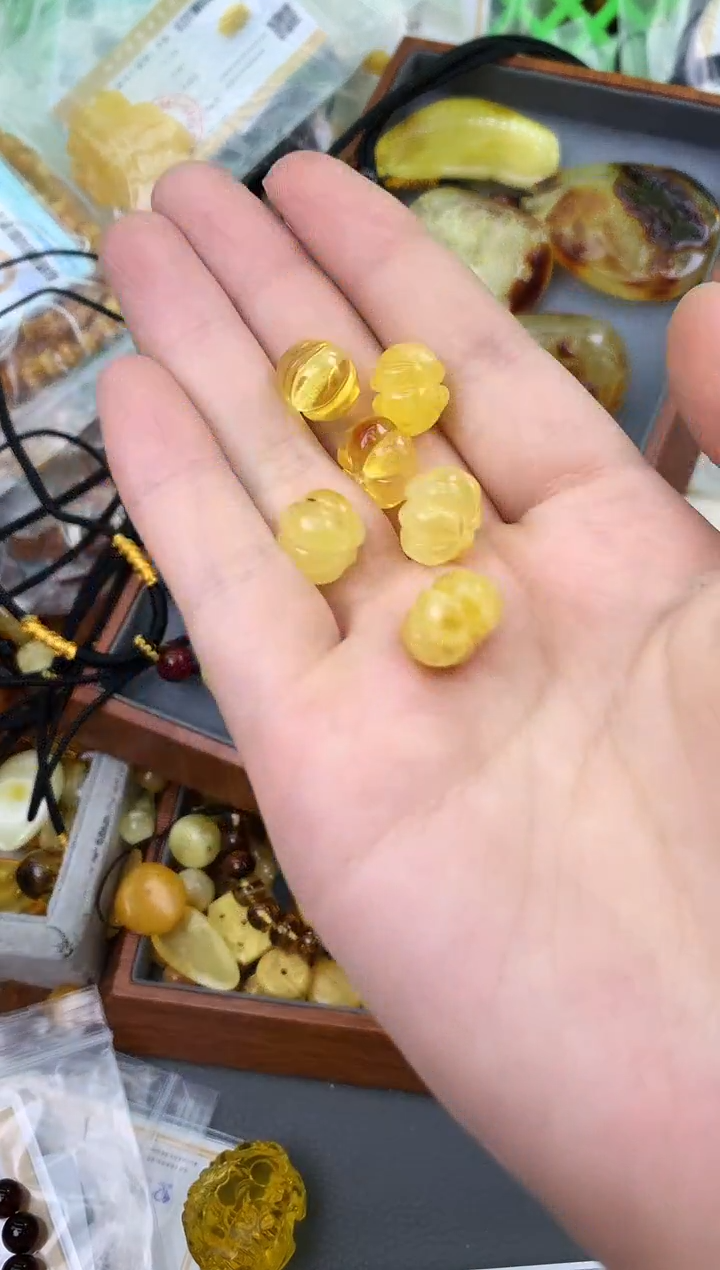 【闪购商品】未镶嵌琥珀珠宝奇石315