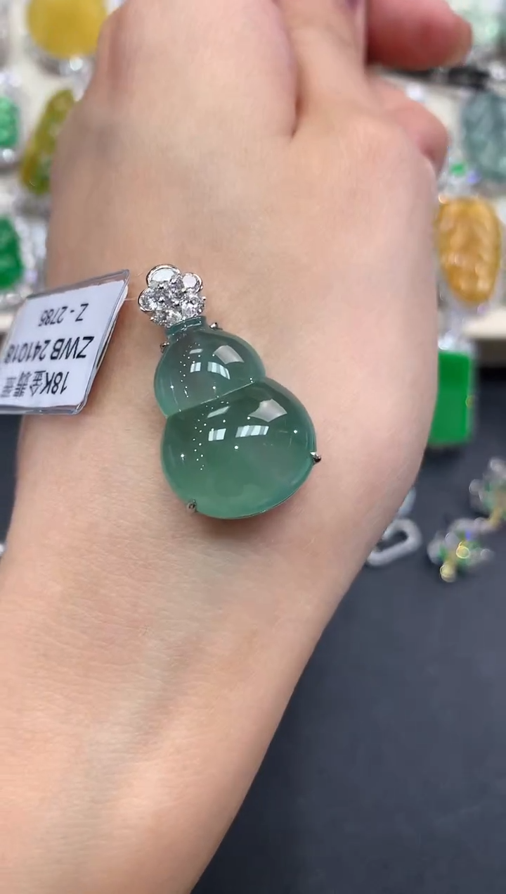 【闪购商品】翡翠吊坠(不含链)18K金镶嵌w45          