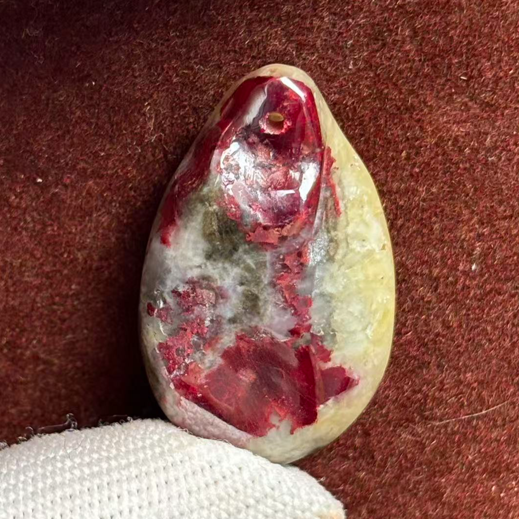 天然辰砂天然朱砂原石吊坠