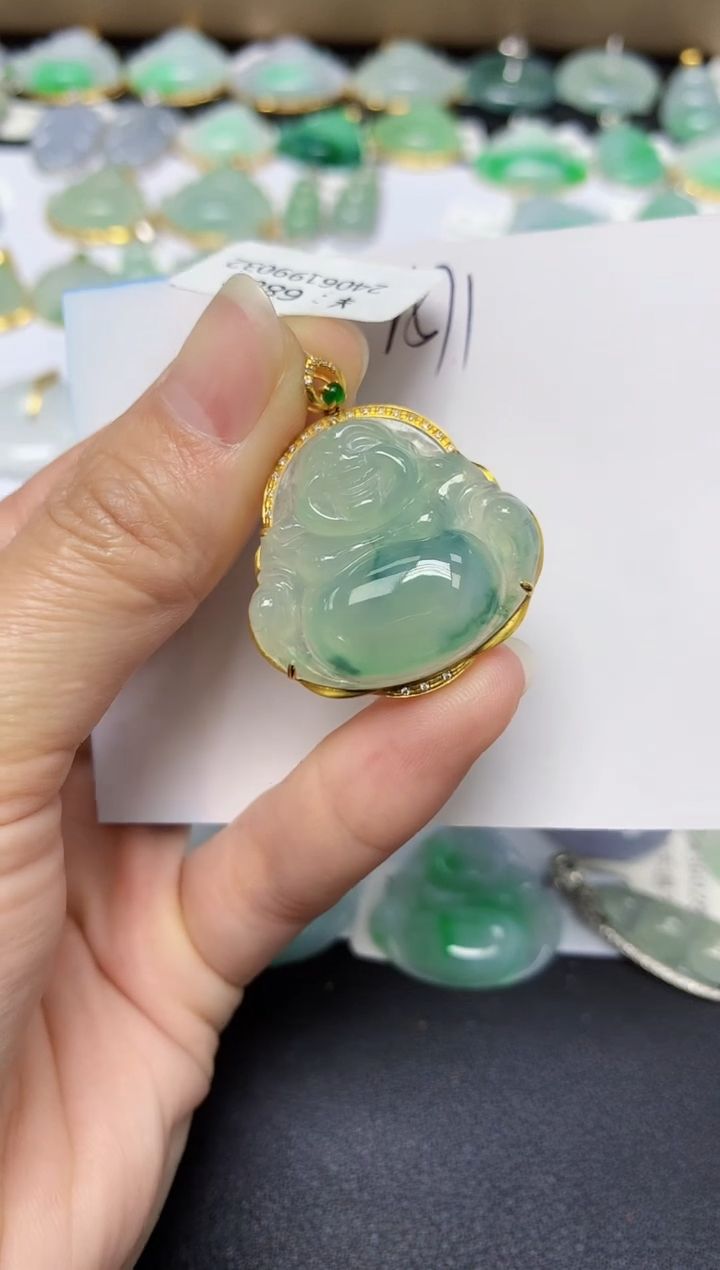 翡翠18K金镶嵌颈饰 天然翡翠A货