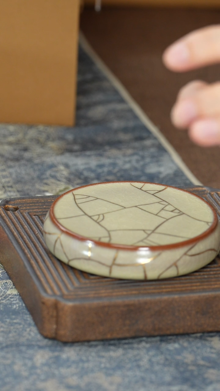 【传世哥窑杯子杯垫】