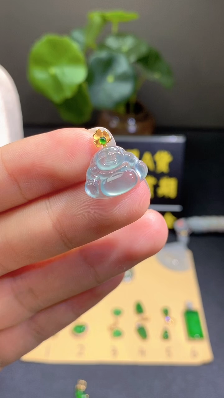 颈饰18K金镶嵌翡翠翡翠A货