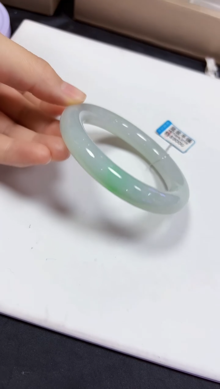 【闪购商品】翡翠颈饰未镶嵌58.8手镯