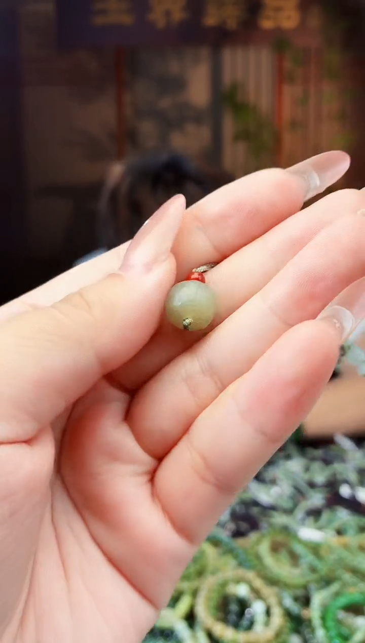 和田玉未镶嵌颈饰拍一发一 