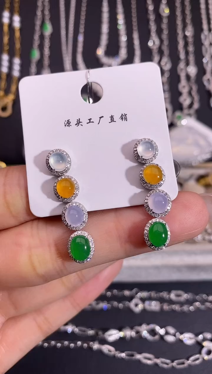 18K金镶嵌翡翠耳饰耳饰