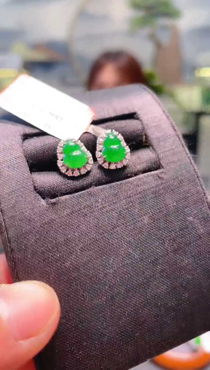 【闪购商品】翡翠颈饰18K金镶嵌A97耳钉