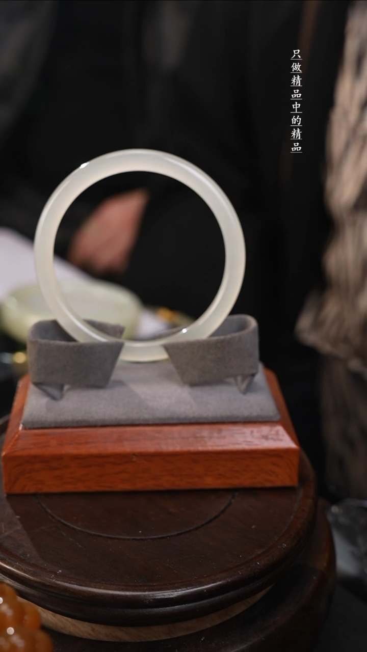 【闪购商品】和田玉手镯未镶嵌和田玉高冰叮铛镯51圈口