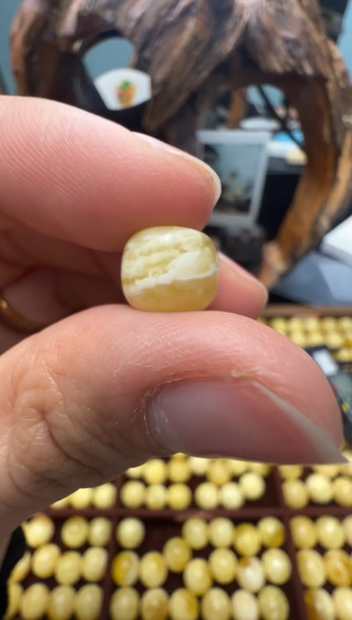 【闪购商品】蜜蜡裸石未镶嵌俄料老型9.5*7.9mm0.491克