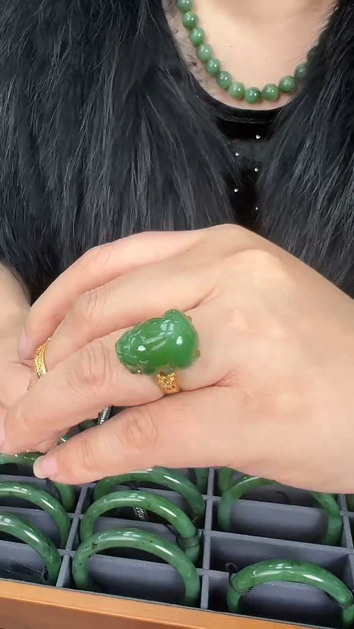 【闪购商品】和田玉（糖玉）戒指18K金镶嵌18k戒指