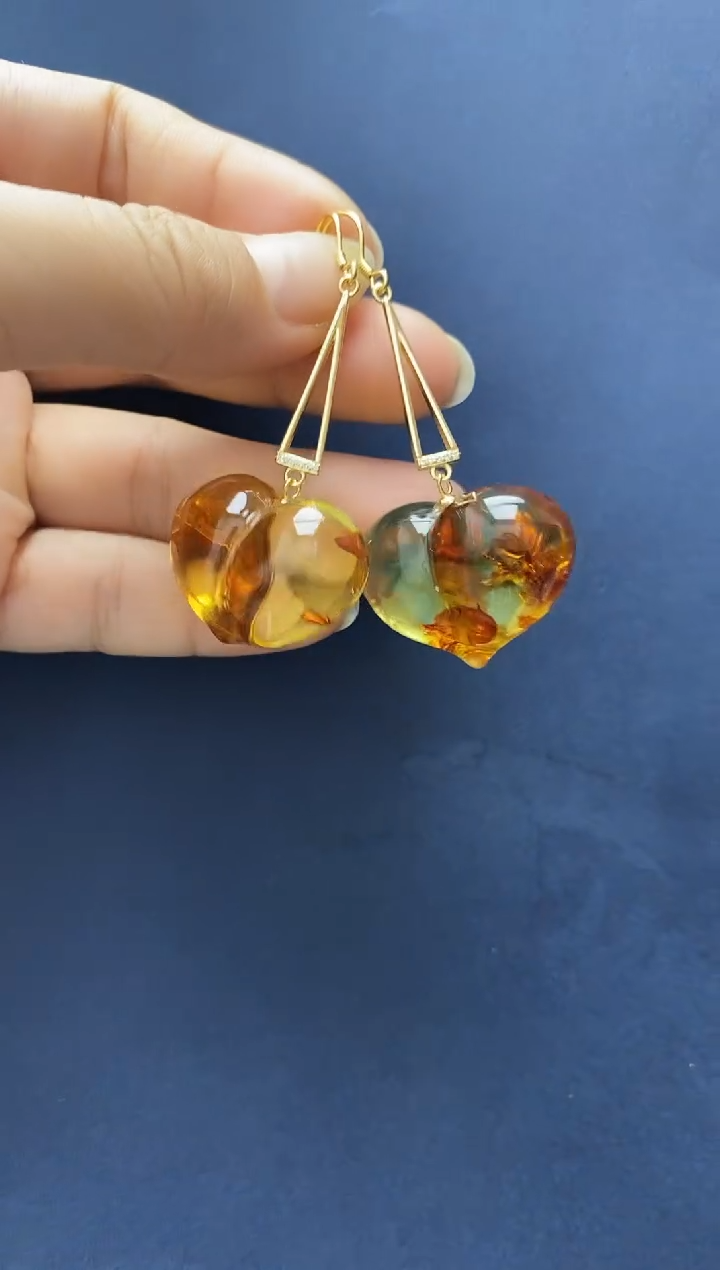 裸石琥珀未镶嵌耳坠