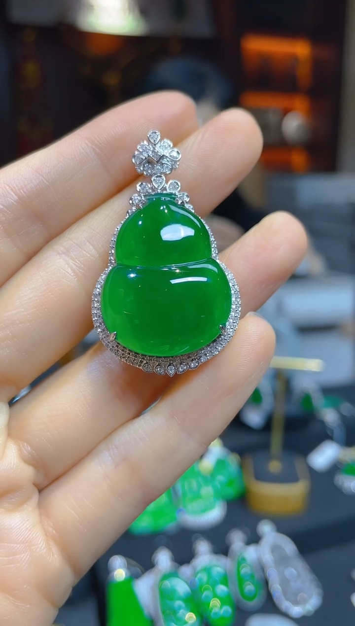 【闪购商品】翡翠吊坠(不含链)18K金镶嵌119378天然A货翡翠吊坠