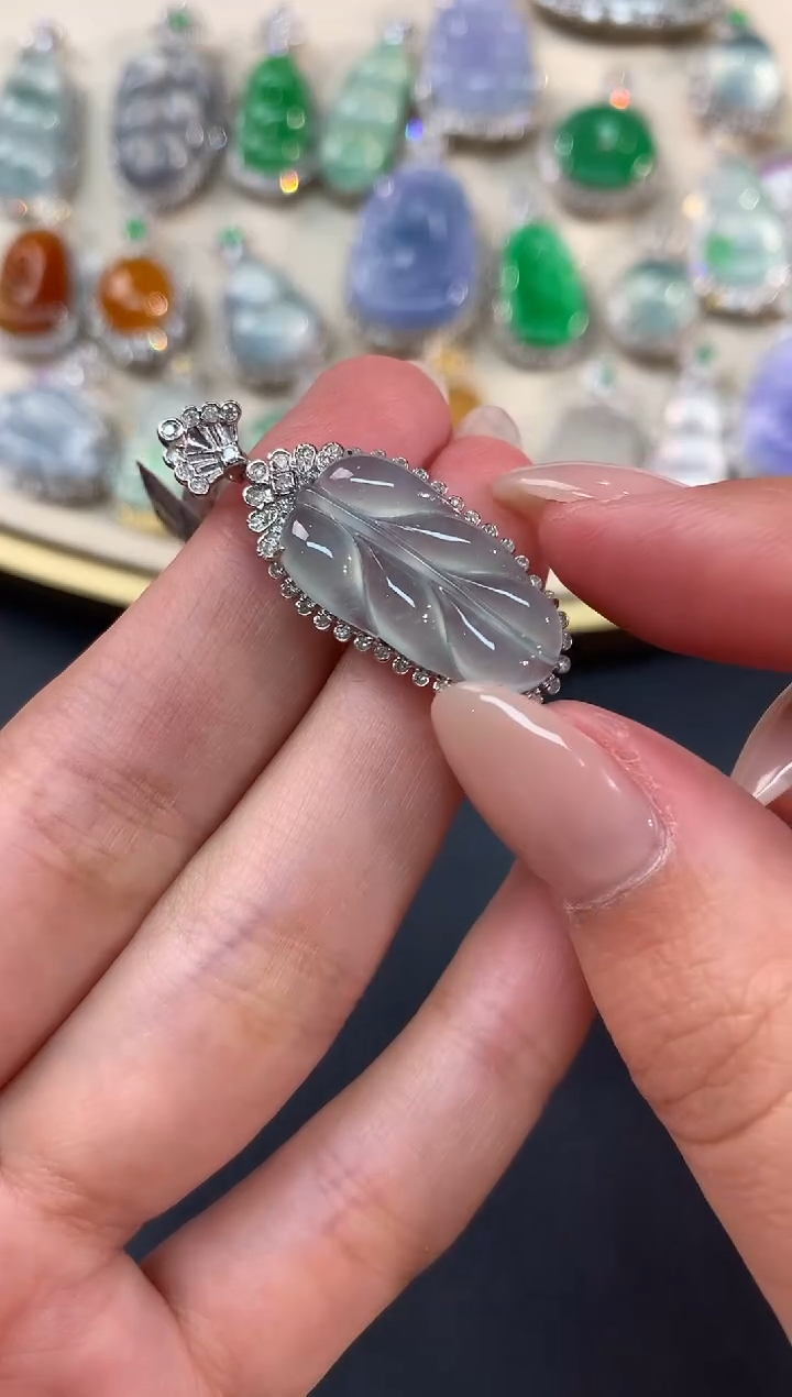 【闪购商品】翡翠吊坠(不含链)18K金镶嵌A80|4800