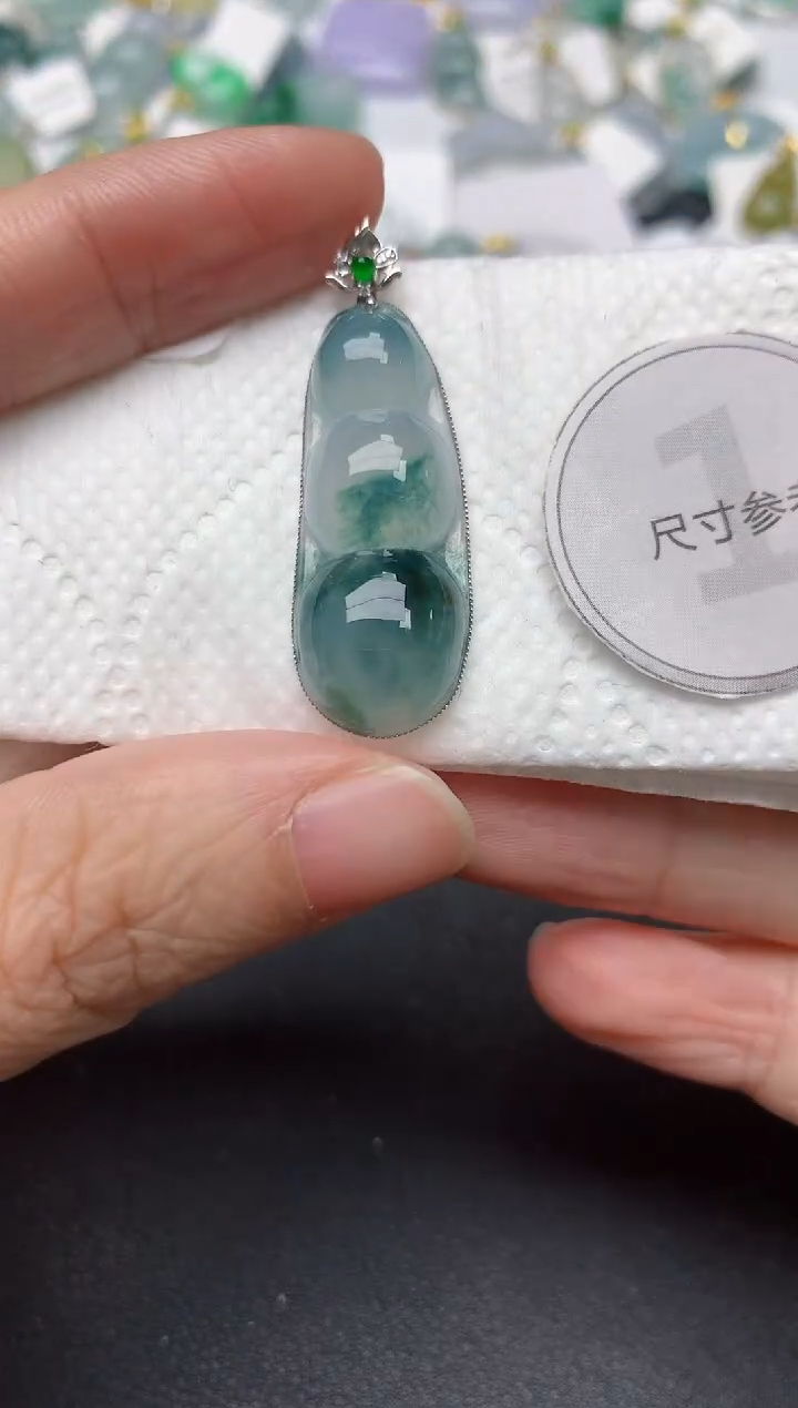 颈饰18K金镶嵌翡翠天然缅甸A货翡翠