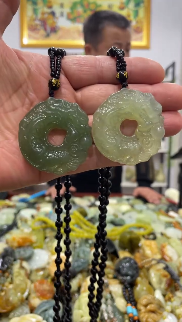 【闪购商品】岫玉吊坠未镶嵌多样性发货其中发一件