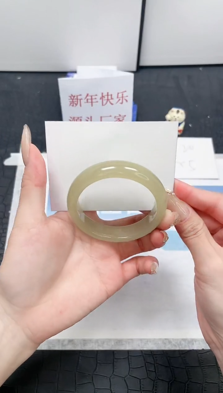 【闪购商品】石英质玉手镯未镶嵌Y15-55