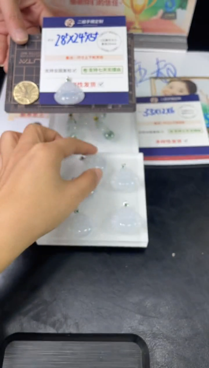 【闪购商品】翡翠挂件18K金镶嵌白冰佛公FL31多样性发其一CP配绳