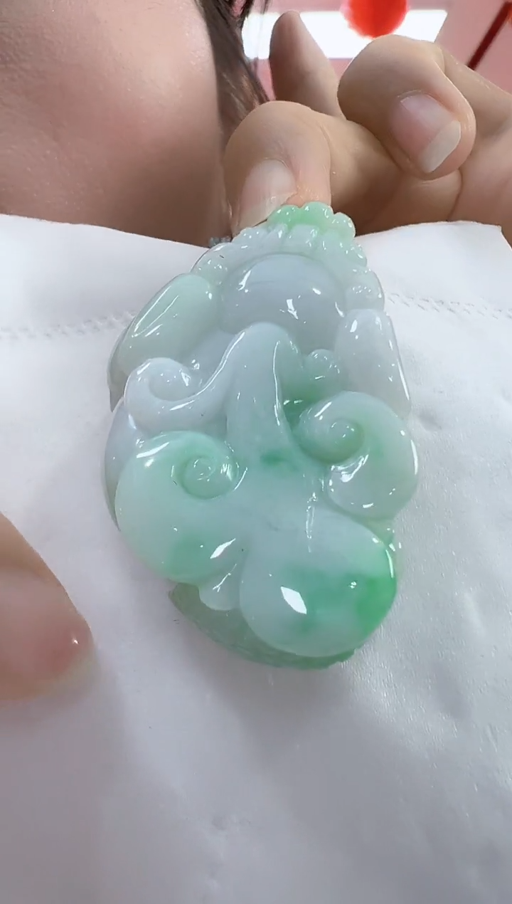 翡翠未镶嵌颈饰孤品貔貅宽32高51厚15