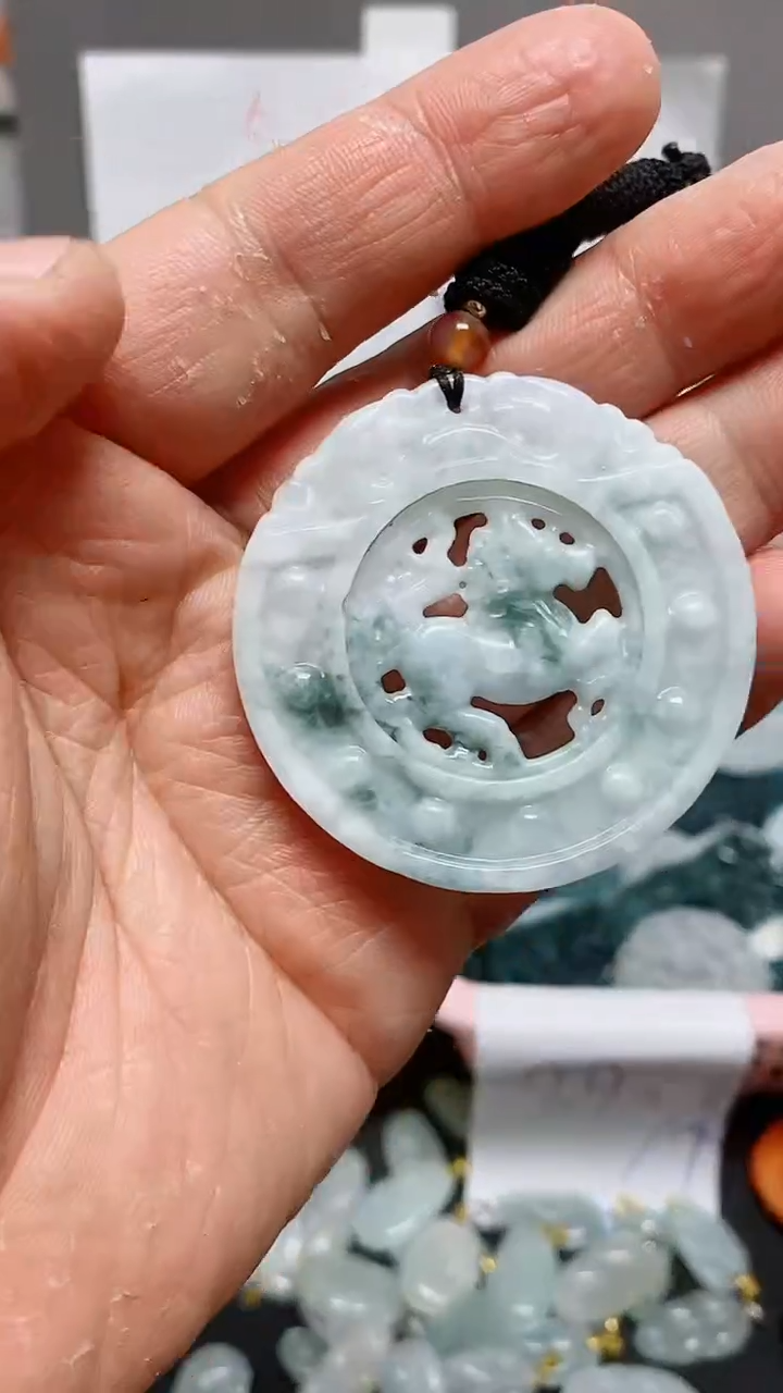 【闪购商品】翡翠颈饰未镶嵌天然翡翠A货