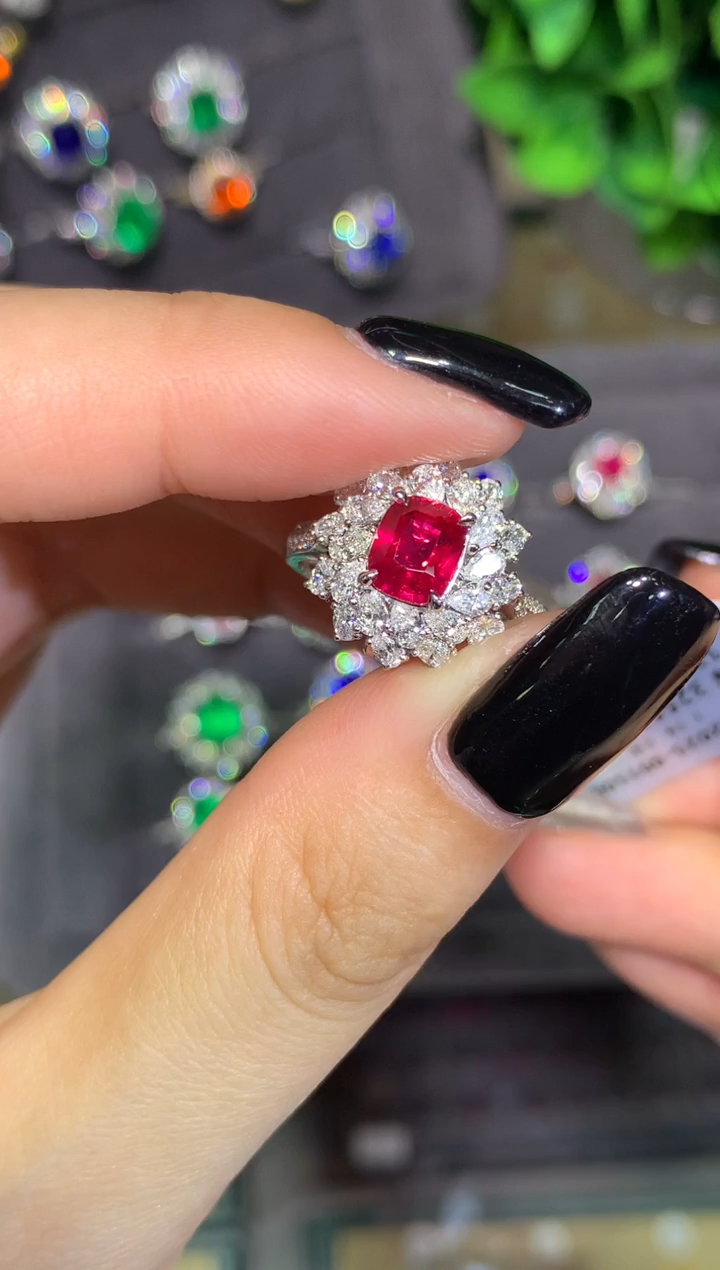 18K金镶嵌戒指红宝石1.56CT   主证